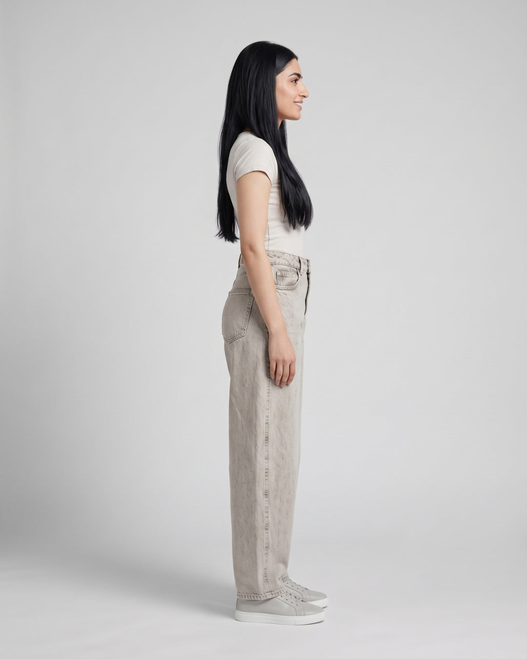 High-Waisted Grey Curved Jeans