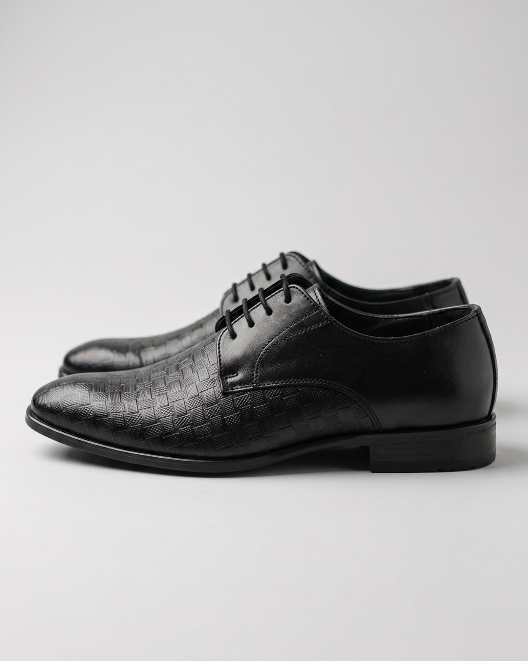 Classic Black Patterned Derby