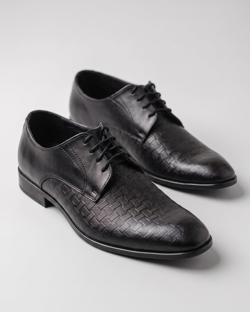 Classic Black Patterned Derby