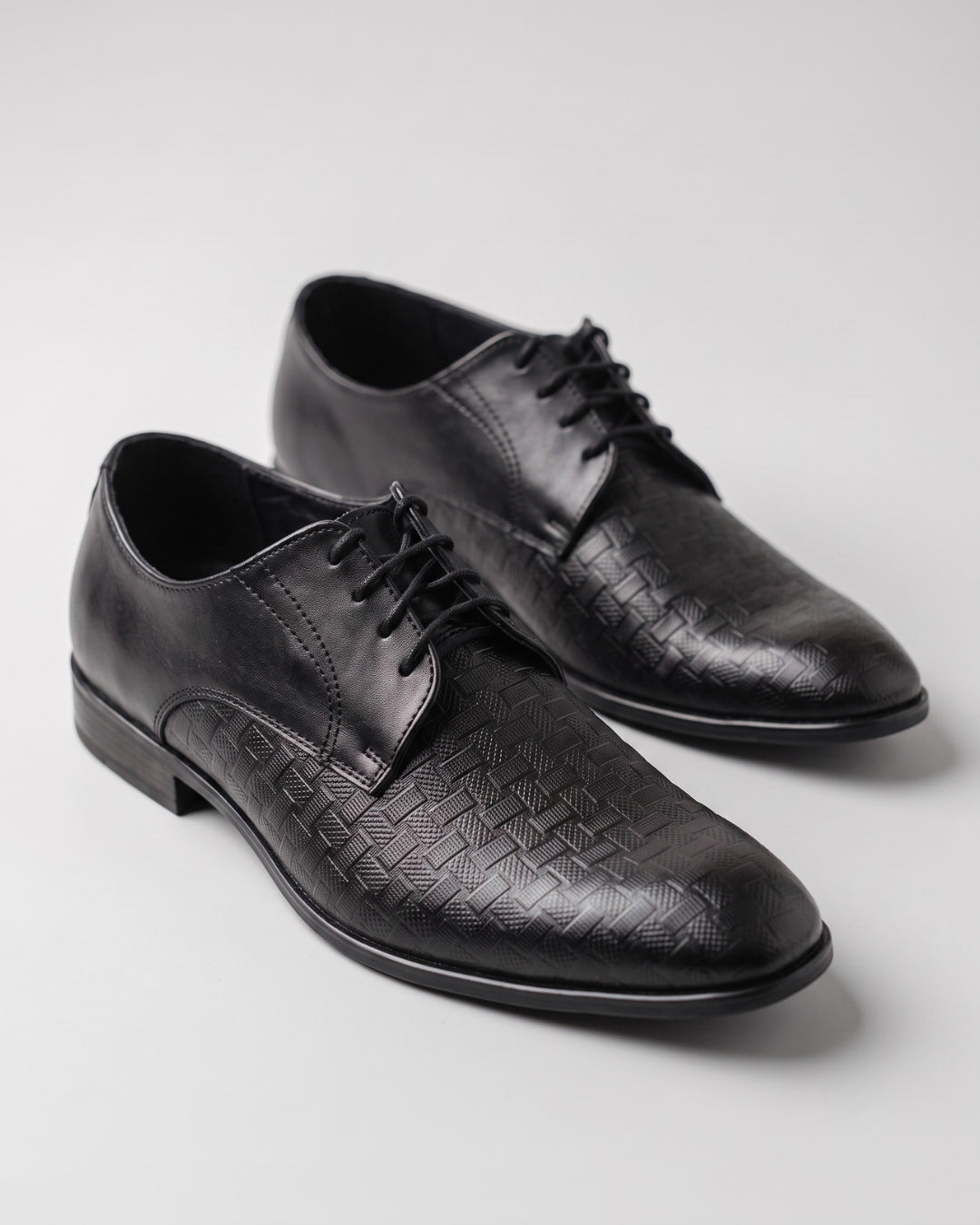 Classic Black Patterned Derby